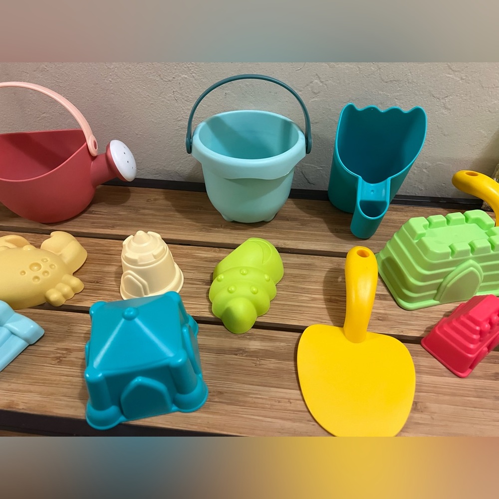 Brand new Beach Sand water Toys for kids - Picture 10 of 11